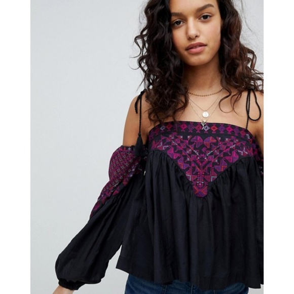 Free People Vacay Vibin Cold Shoulder Top - Picture 3 of 8